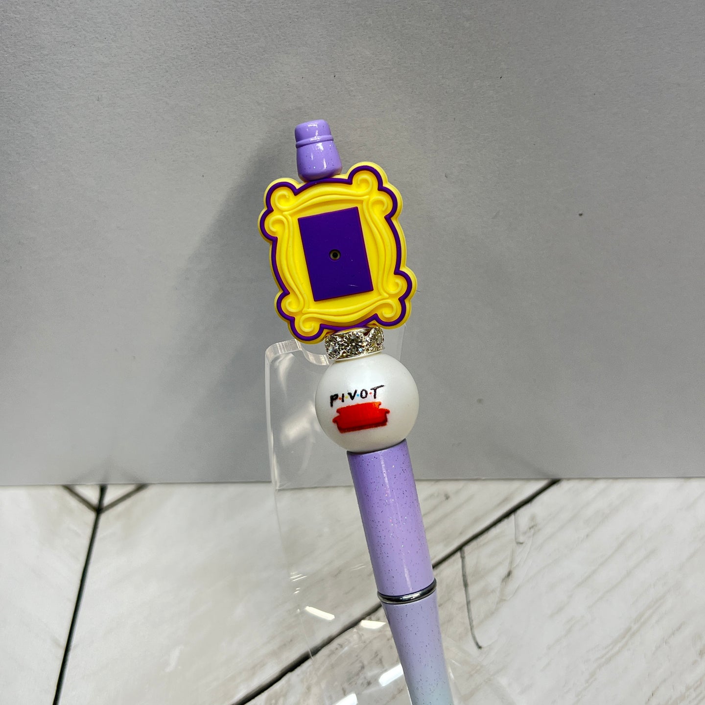 FRIENDS Glitter Ombre Plastic Pen